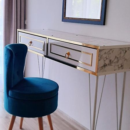 Eral Apartment Mamaia Bagian luar foto